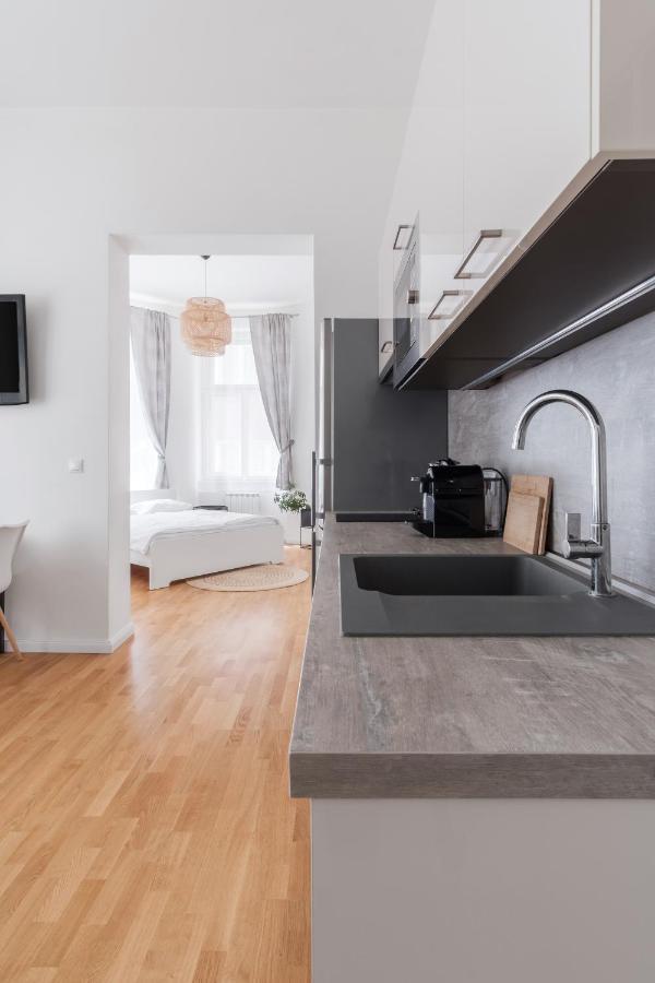 Luminous Apartment For 2 Near Wenceslas Square By Prague Days Exterior foto